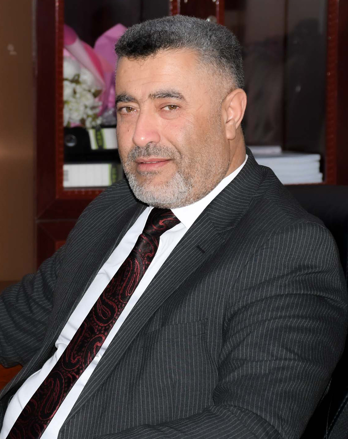 الأستاذ الدكتور حسين عبد إسماعيل